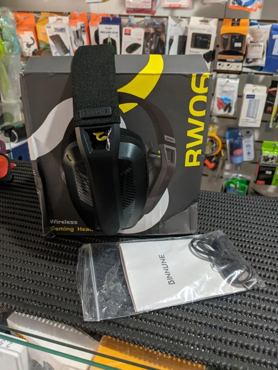 Headset Gamer BINNUNE BW06 sem fio e com bluetooth PS5/PS4/PC - Foto 2
