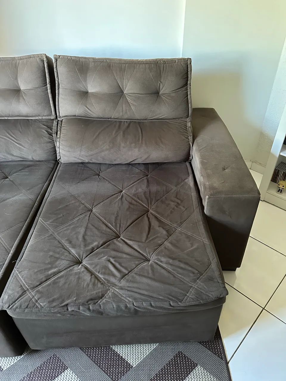 Sofá Austin 2,22m Retrátil, Reclinável com Molas no Assento e Almofadas, Tecido Suede Café - Foto 2