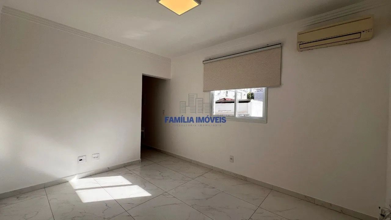 Casa triplex pra alugar 2 suítes churrasqueira Campo Grande Santos