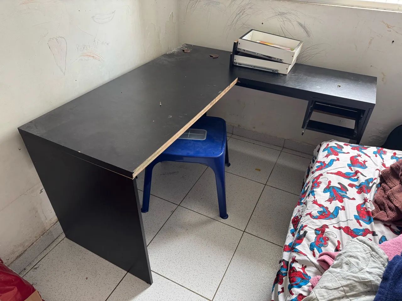 Mesa em L para escritório 