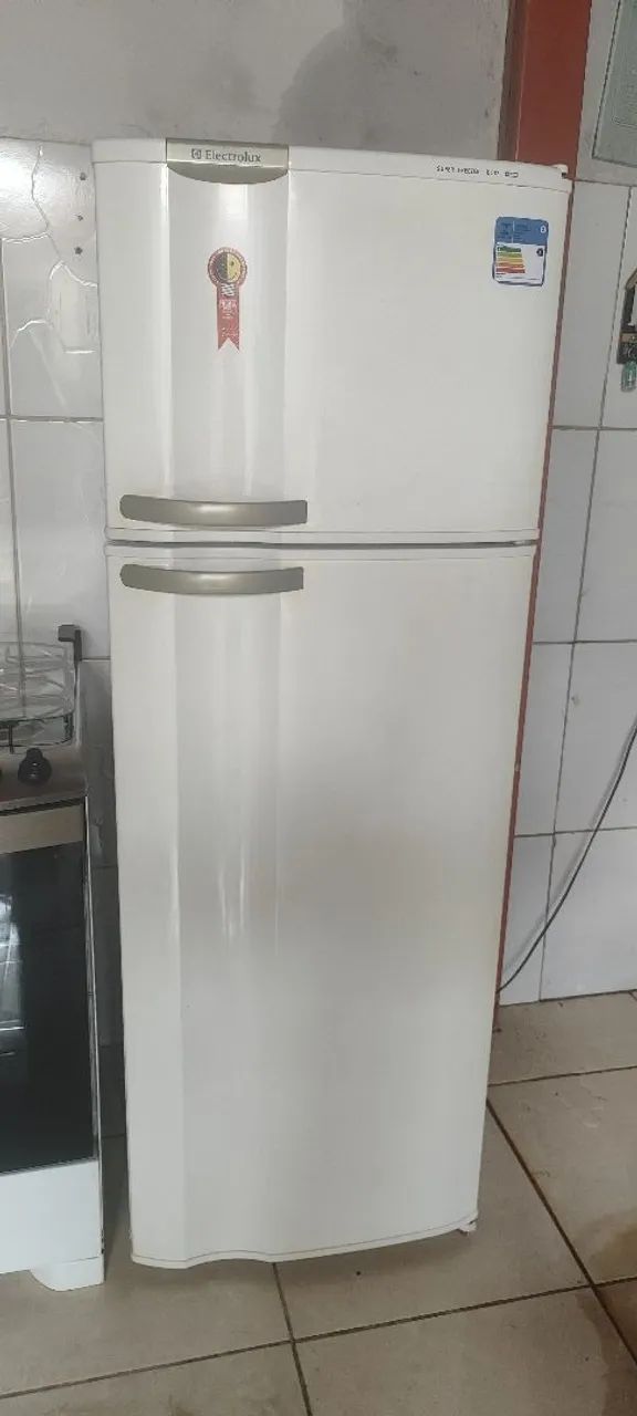 Geladeira electrolux gelo seco 300 litros