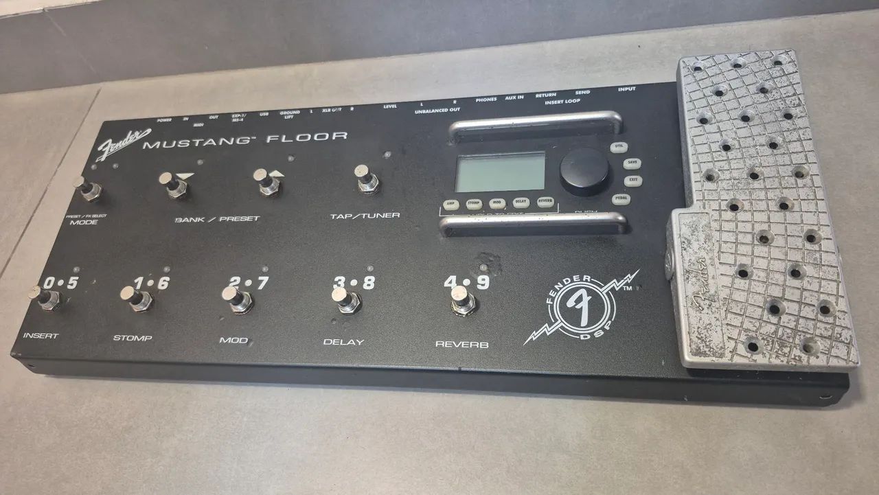 Pedaleira Fender Mustang Floor - Instrumentos musicais - Jardim