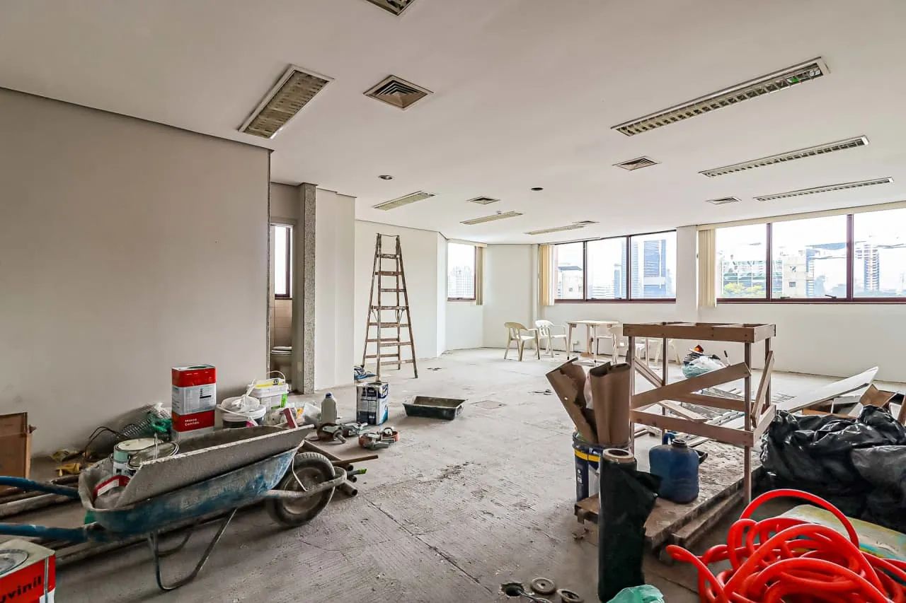 Sala comercial na Avenida Morumbi, 6901 - Cj. 42  66 m²