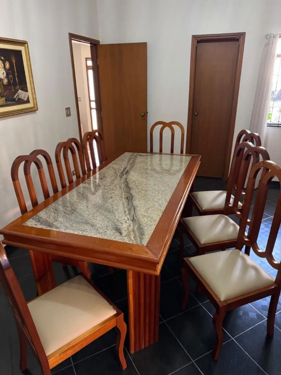Vendo Mesa de Jantar com 8 cadeiras e aparador - Foto 2