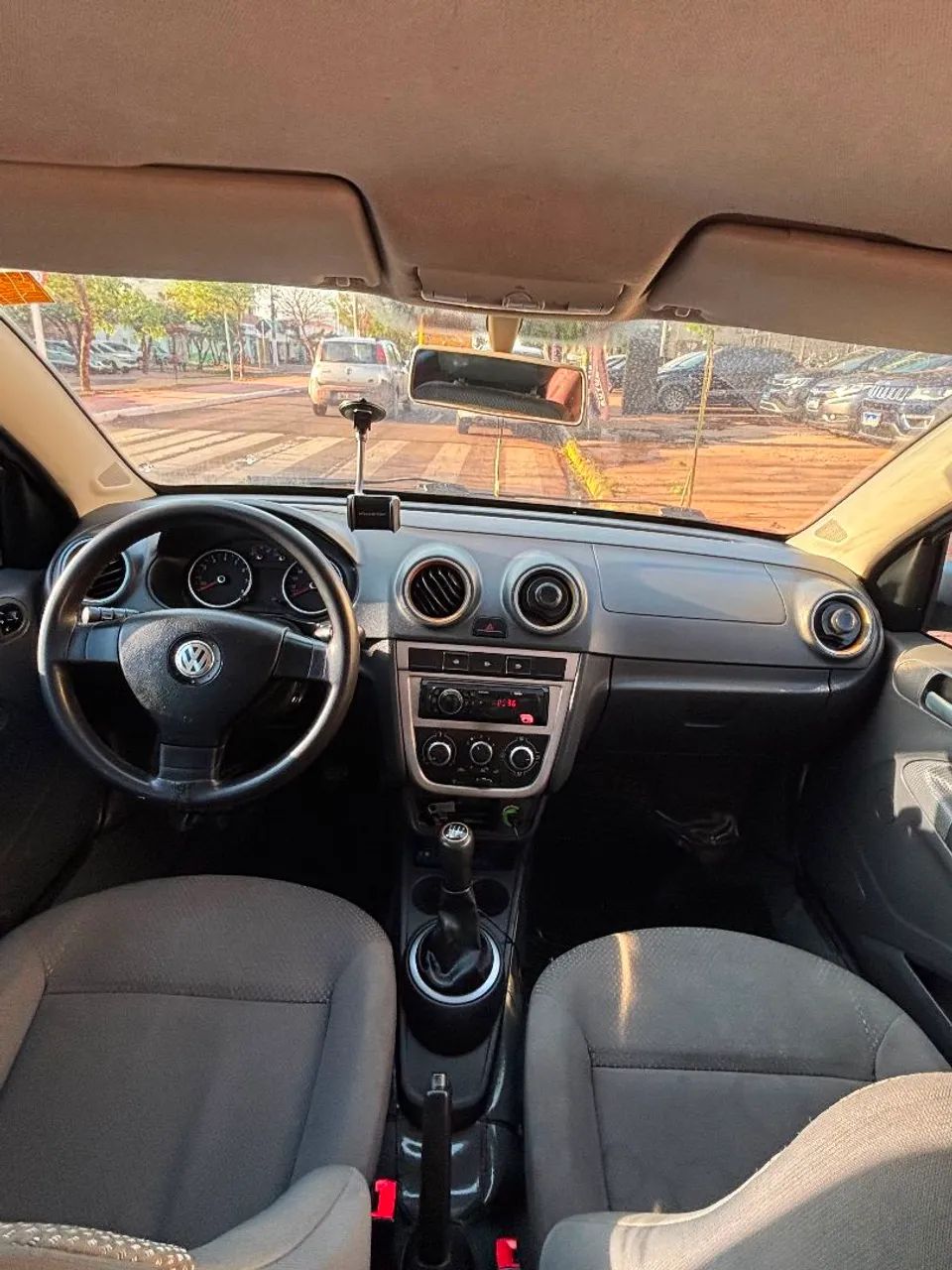 Volkswagen Voyage VOYAGE 1.0/1.0 City Mi Total Flex 8V 4p 2011