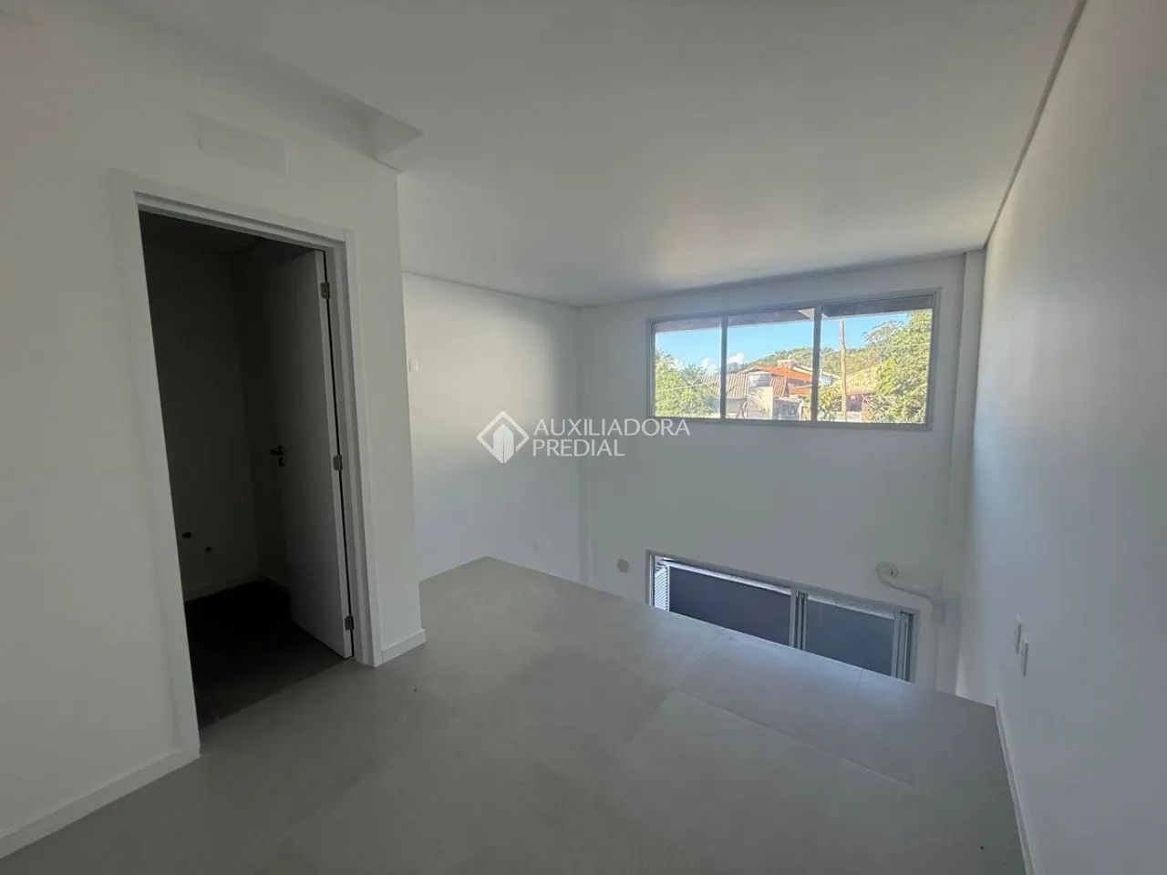 APARTAMENTO DUPLEX NOVO COM PÁTIO 1KM CAMPECHE - Foto 4