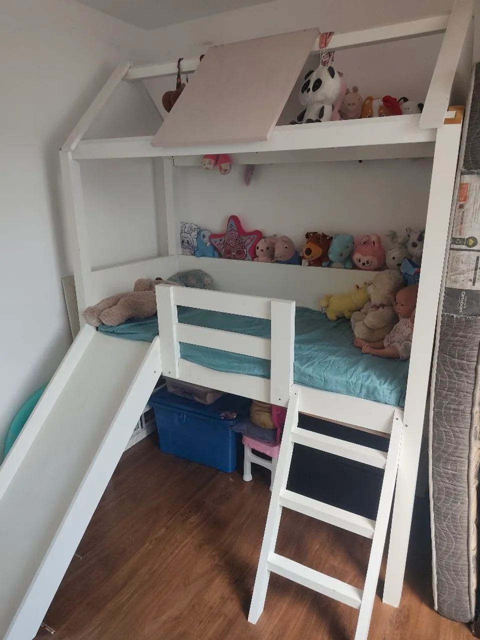 Cama infantil com escorregador  - Foto 2