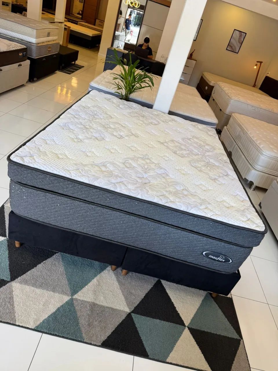 Cama box QUEEN SIZE MAXFLEX COM COLCHÃO SEMINOVO - Entrego!  - Foto 5