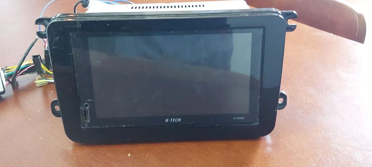 Som, com visor para câmera de ré. 