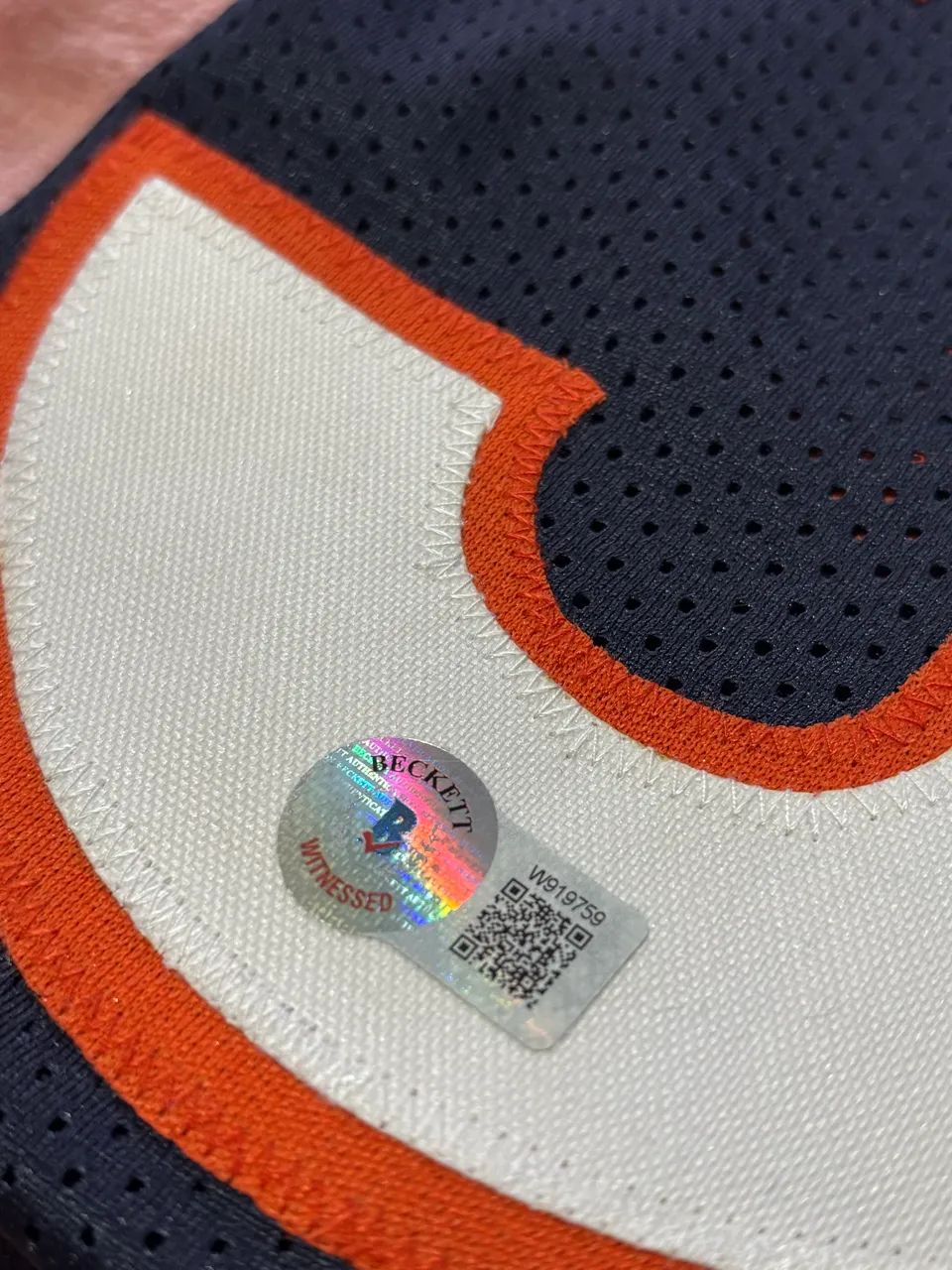 Camisa Chicago Bears Autografada TJ Edwards - Foto 3