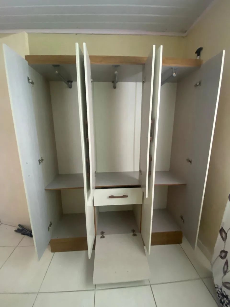 Guarda Roupa 