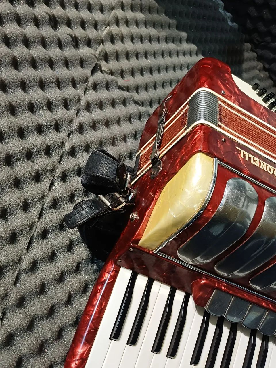 Acordeon Sonelli de 80 baixos afinada. - Foto 5