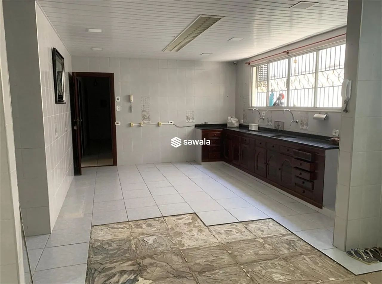 ESPAÇOSA CASA COM 538M2! 4 QUARTOS 2 TERRAÇOS PISCINA E CHURRASQUEIRA! - Foto 3