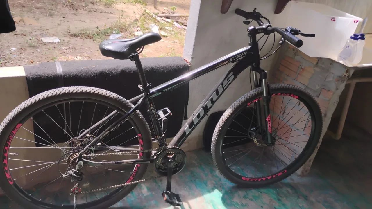 Bicicleta nova,3 mês de uso 