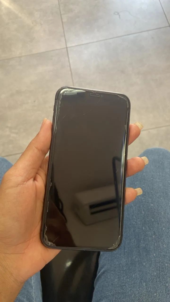 iPhone 11 64GB  - Foto 2