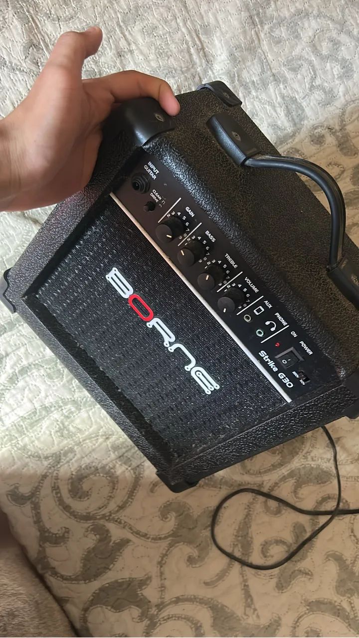 Amplificador cubo Borne strike g30