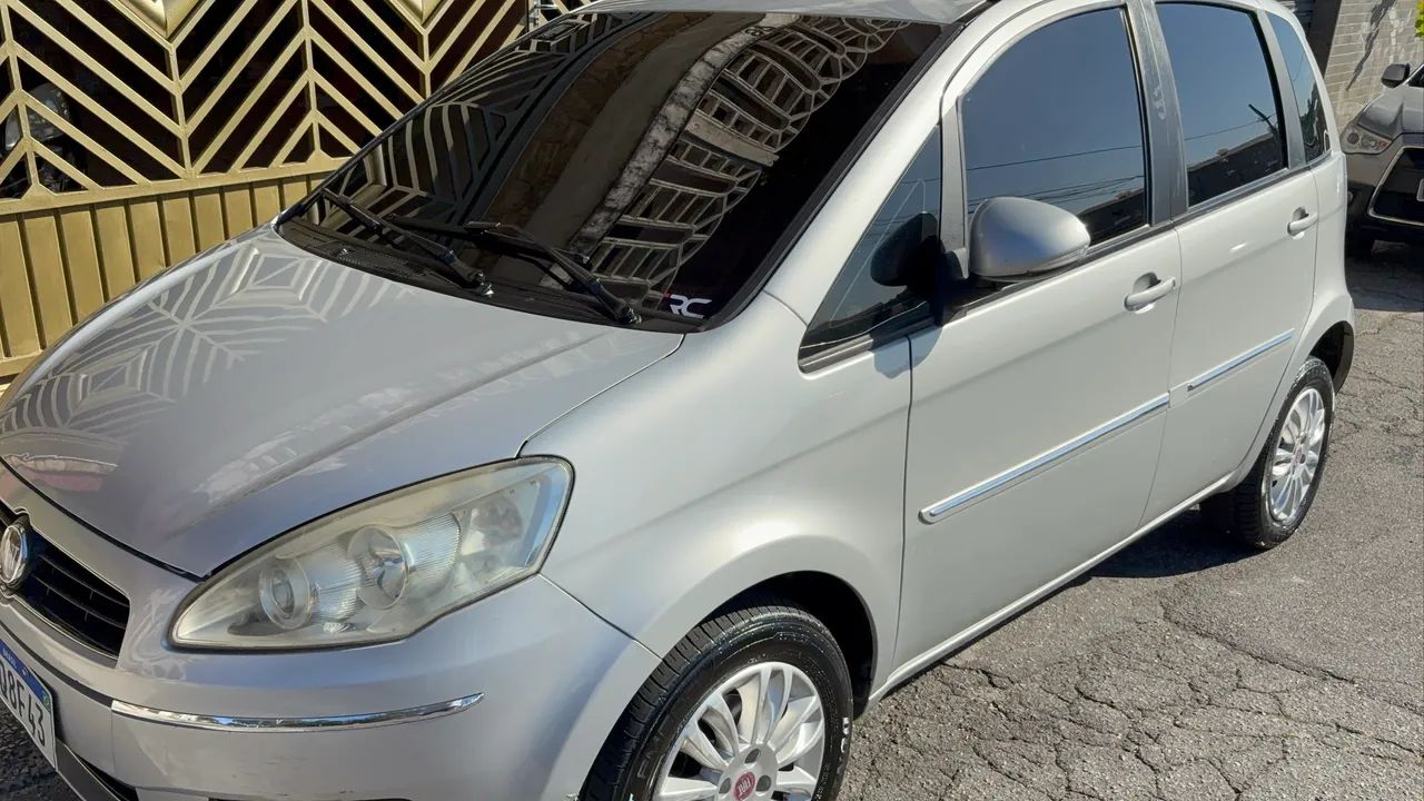 Fiat Idea Essence 1.6 Flex 16V 5P 2011 - Foto 3