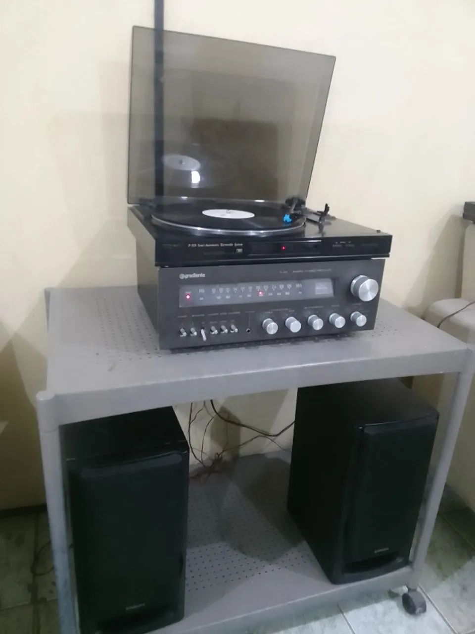 TOCA DISCOS COM RECEIVER GRADIENTE E CAIXAS PIONEER - Foto 3