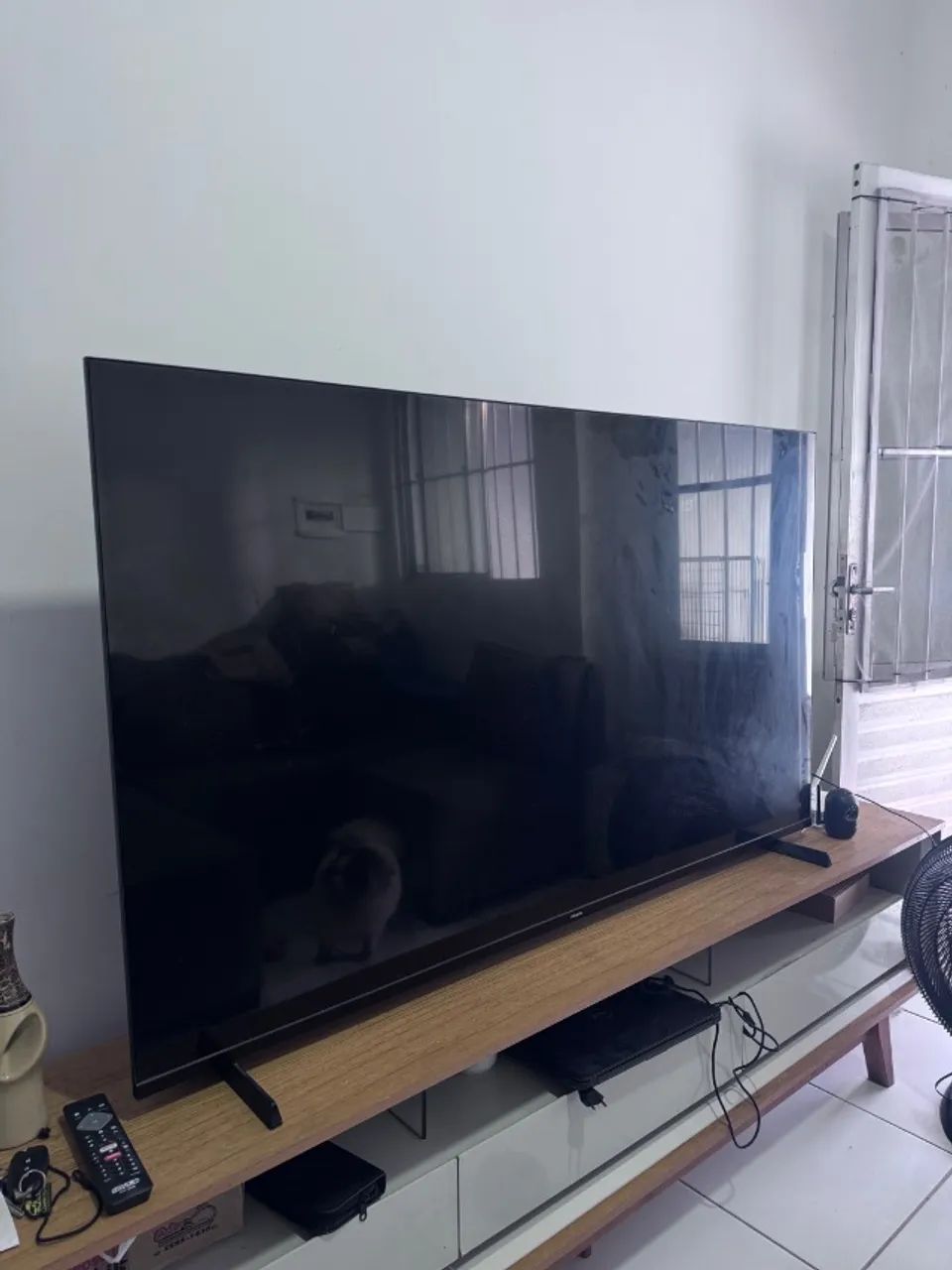 Tv Philips 75 polegadas - defeito na tela- venda para retirada de peças 