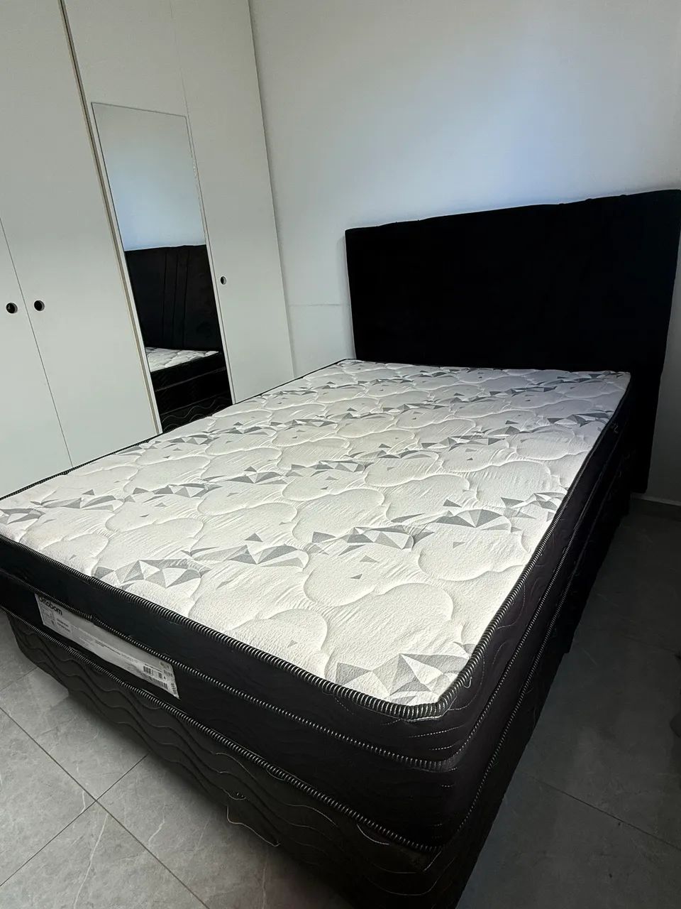 Cama Box Casal Ortobom + Cabeceira Estofada Preta | Excelente Estado - Foto 2