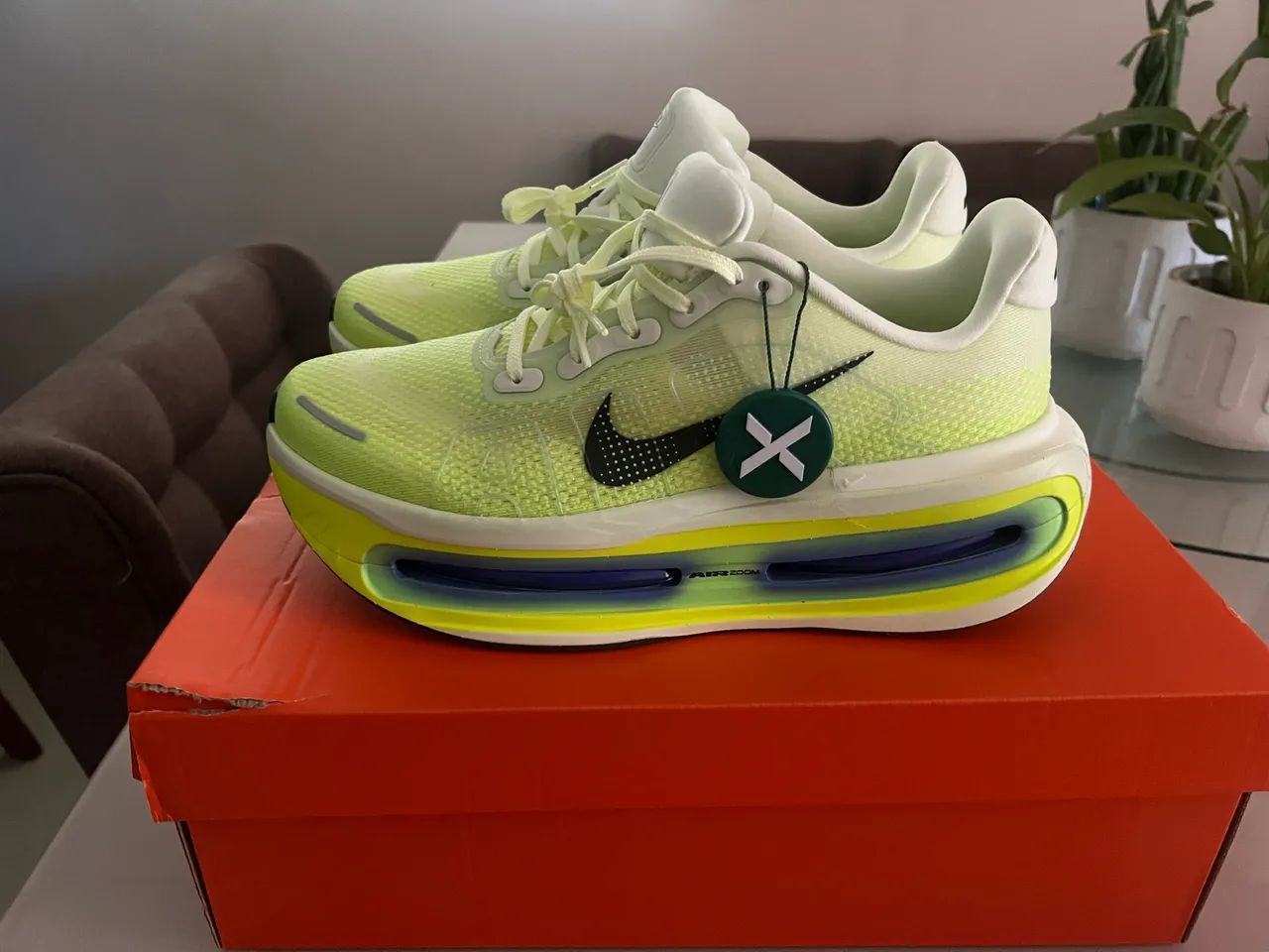 Nike Vomero Premium Volt Tint Sapphire