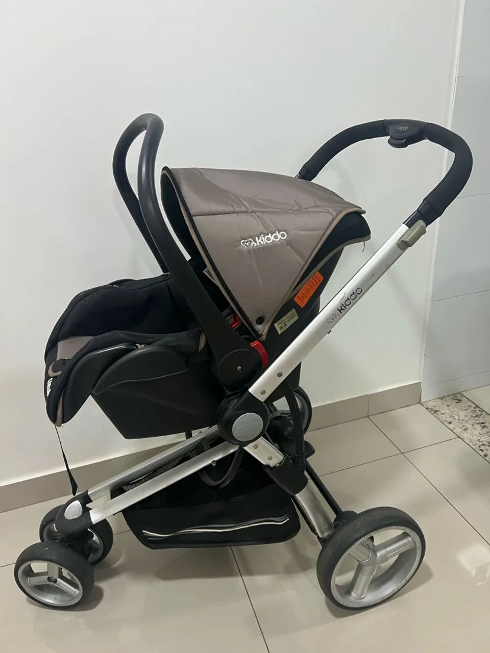 Carrinho de bebê e bebê conforto Kiddo - Foto 3