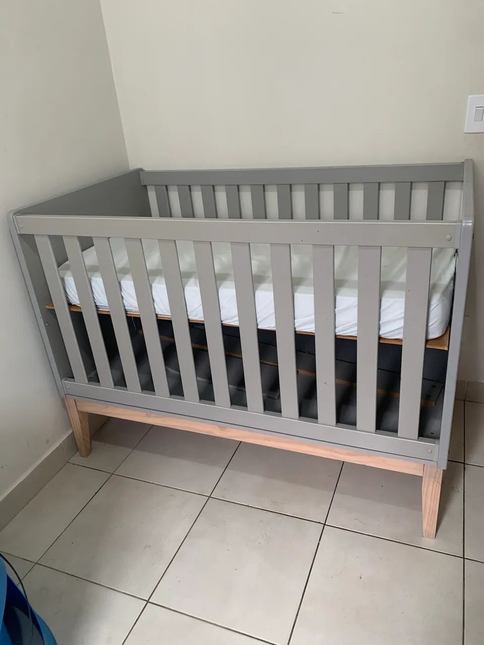 Vendo berço americano (que de transforma em cama) Matic - Foto 2