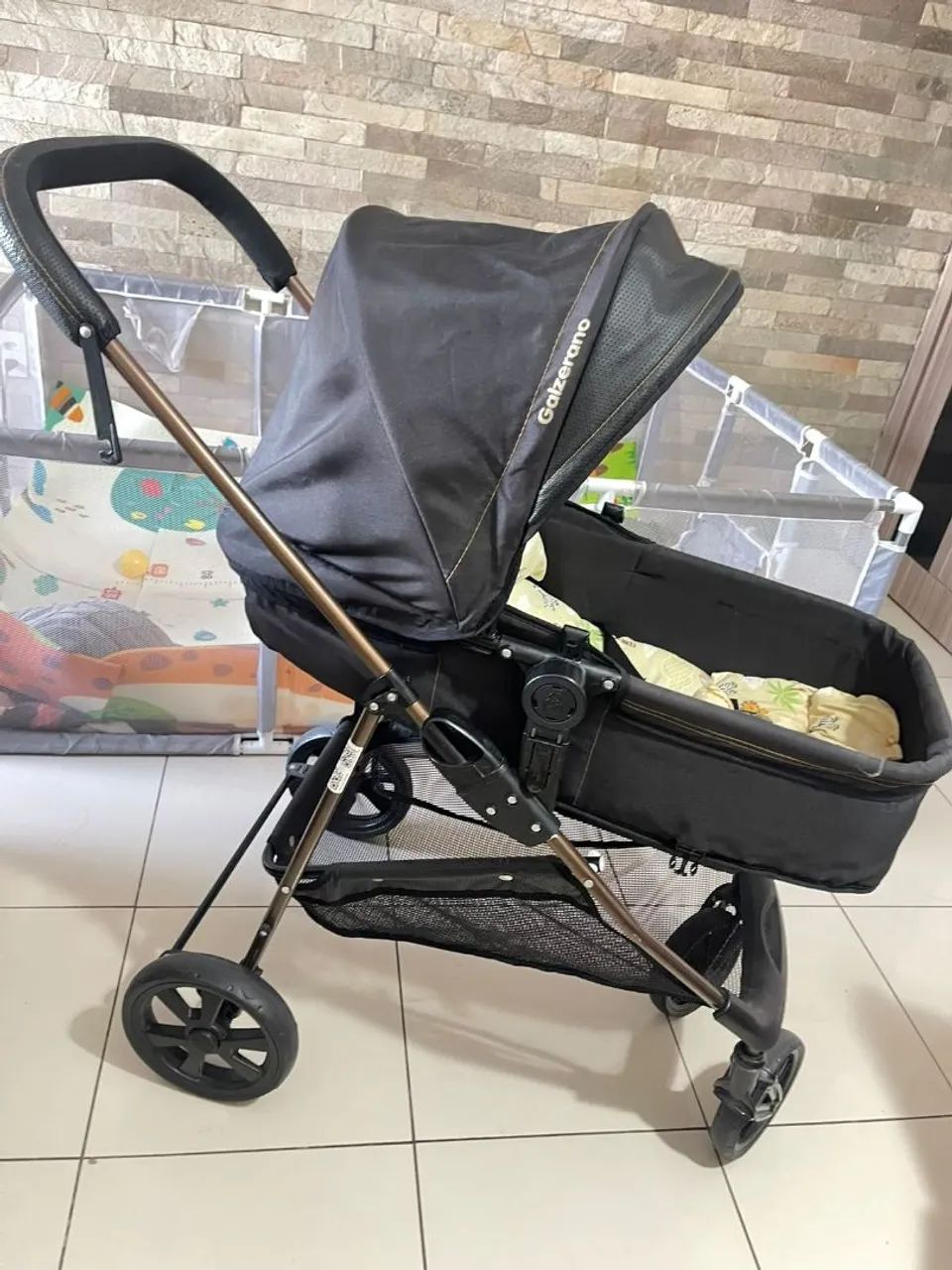 vendo carrinho de bebê 2 em 1  - Foto 2