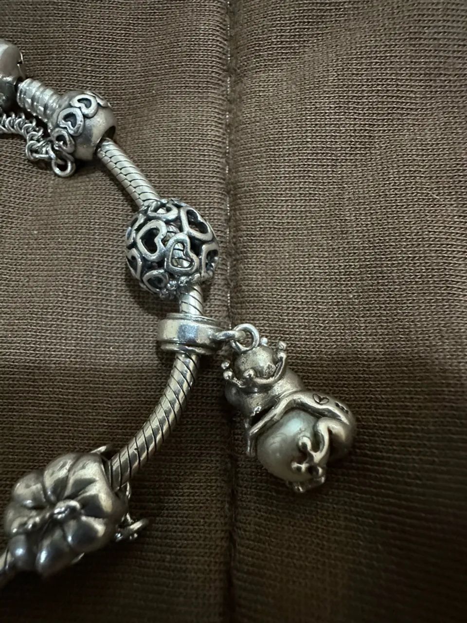 Pulseira da Pandora com nove berloques originais  - Foto 4