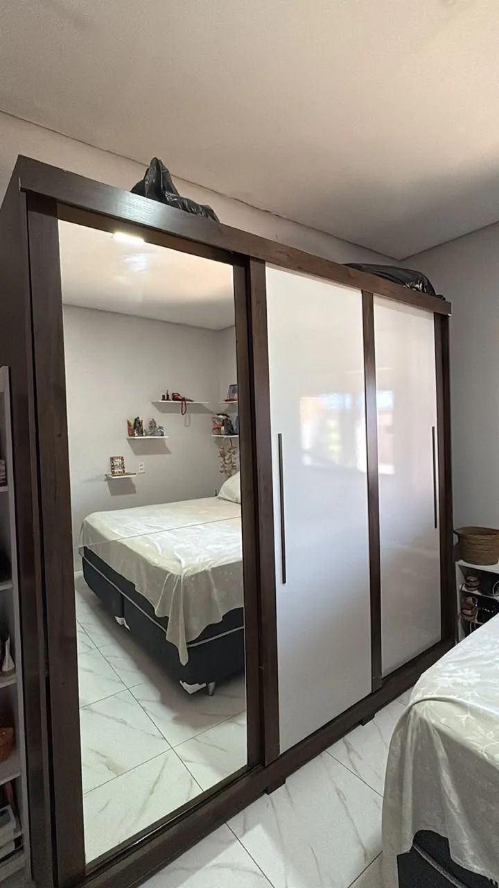 Guarda roupa grande 2,43x2,26