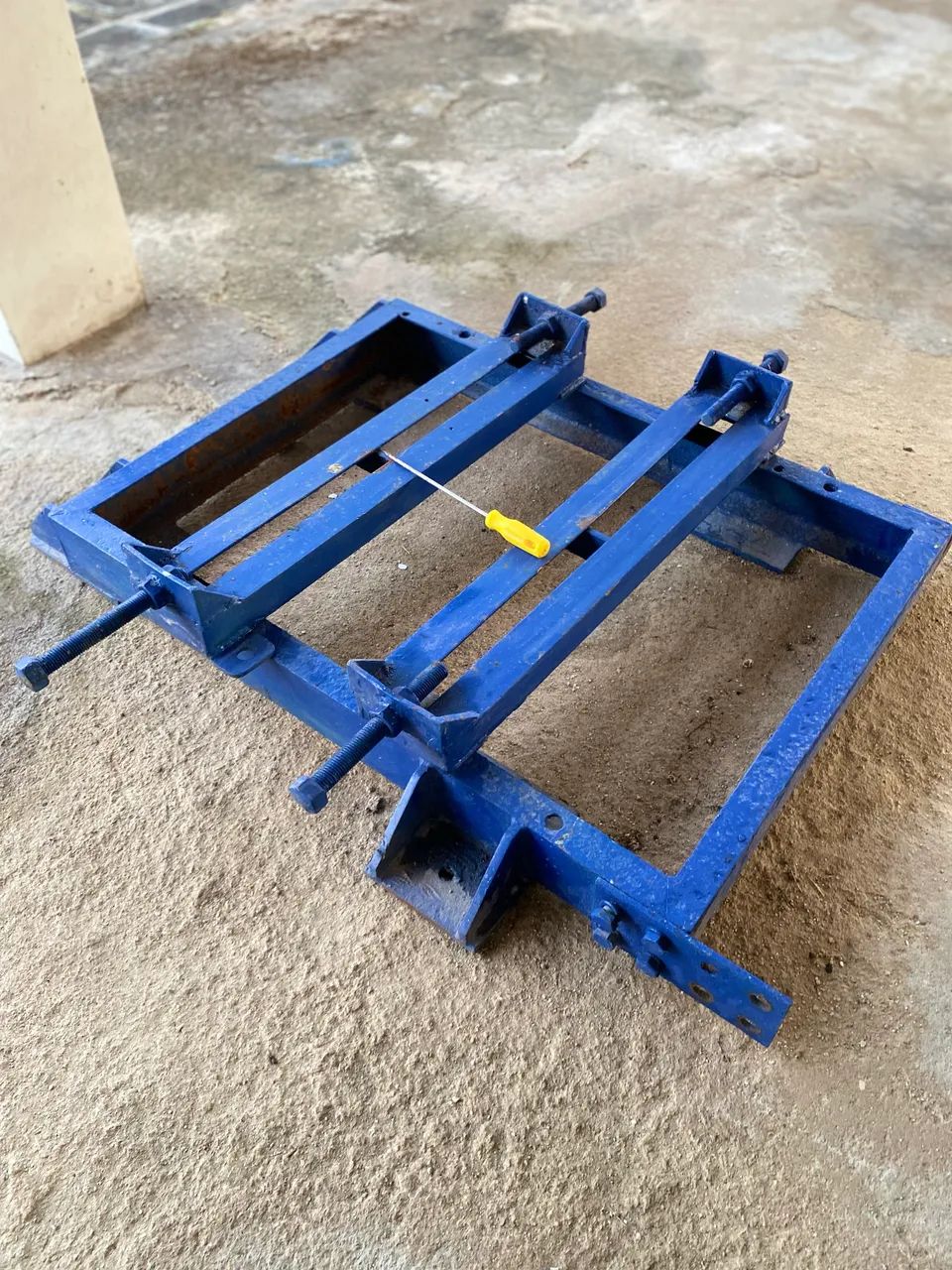 Base metálica para motor elétrico industrial  - Foto 3