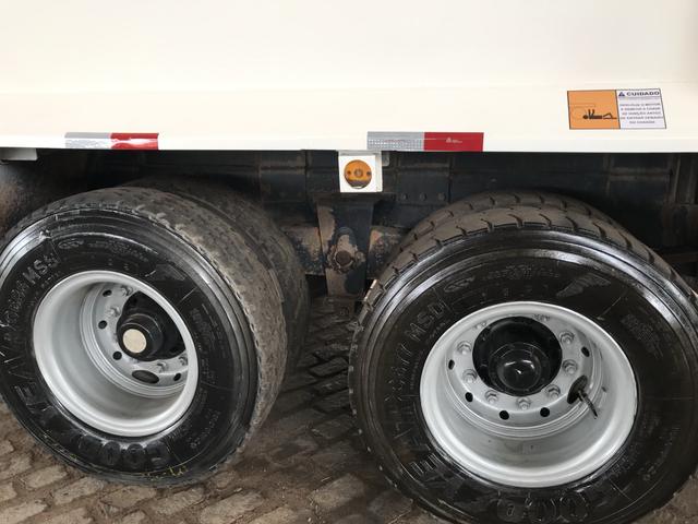 Mercedes Benz 1718 2010/2011 Compactador de Lixo - Foto 6