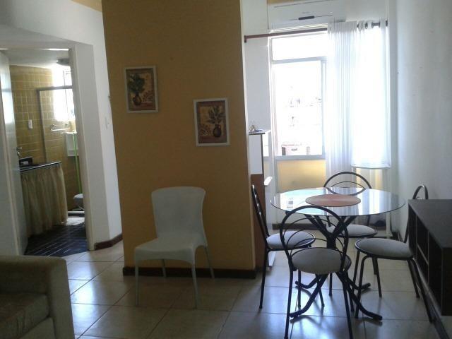 Vendo/Alugo quarto e sala, mobiliado no Itaigara Cod. 100