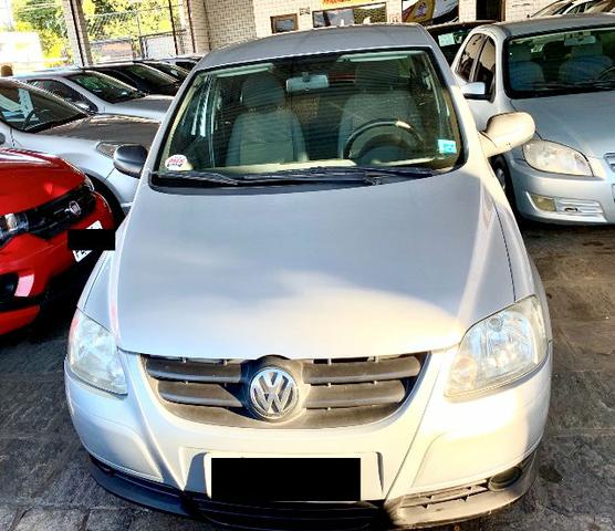 VW - Fox 4p 1.0 Prata em ótimo estado