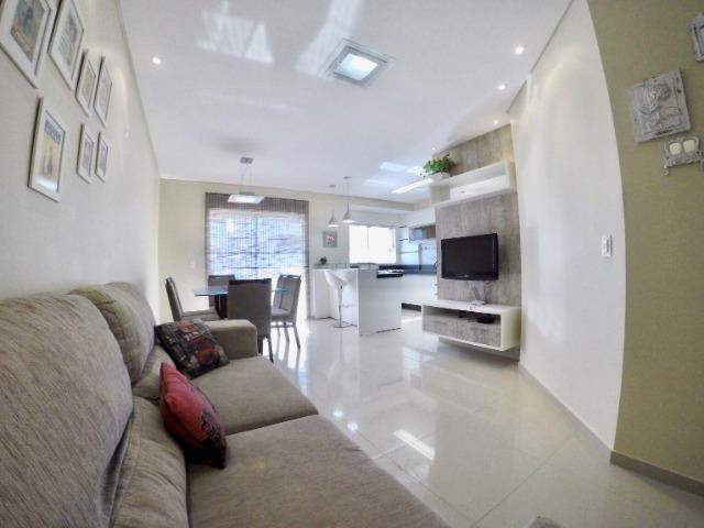 Apartamento 03 Dormitórios mobiliado a poucos metros do mar - Foto 2