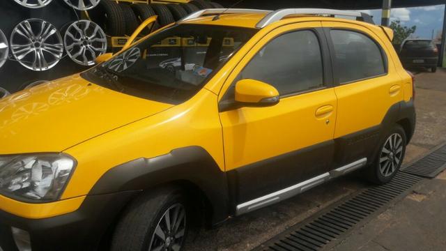 Etios Cross 14/14 R$ 32.900,00