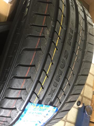 Pneus Perfil baixo Aro 17 / 18 - Foto 3