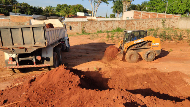 Locação de bob cat mine carregadeira  - Foto 5