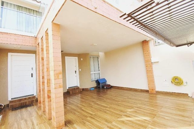 Vende-se sobrado com piscina na NEVA - R$ 600 mil - Foto 2