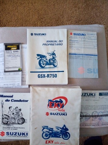 MOTO SUZUKI 2003 BAIXO KM