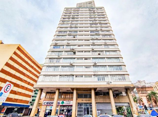 Sala Comercial no Edifício Coliseu - 100% Reformada | Vista Deslumbrante do Guaíba | Centr