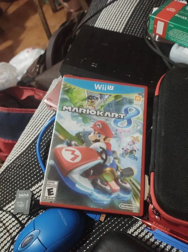 Vendo Mario kart 8 Wii u