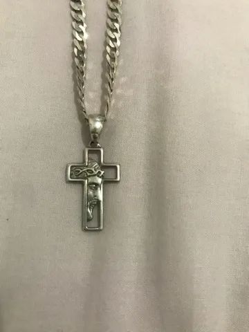 Cordão de prata c/ pingente de cruz e Jesus
