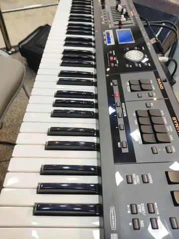 Teclado Yamaha PSR E 373 + Suporte + Capa - Engenho Store Instrumentos  Musicais