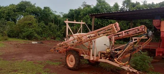 Trator. Jacto pulverizador - Foto 6