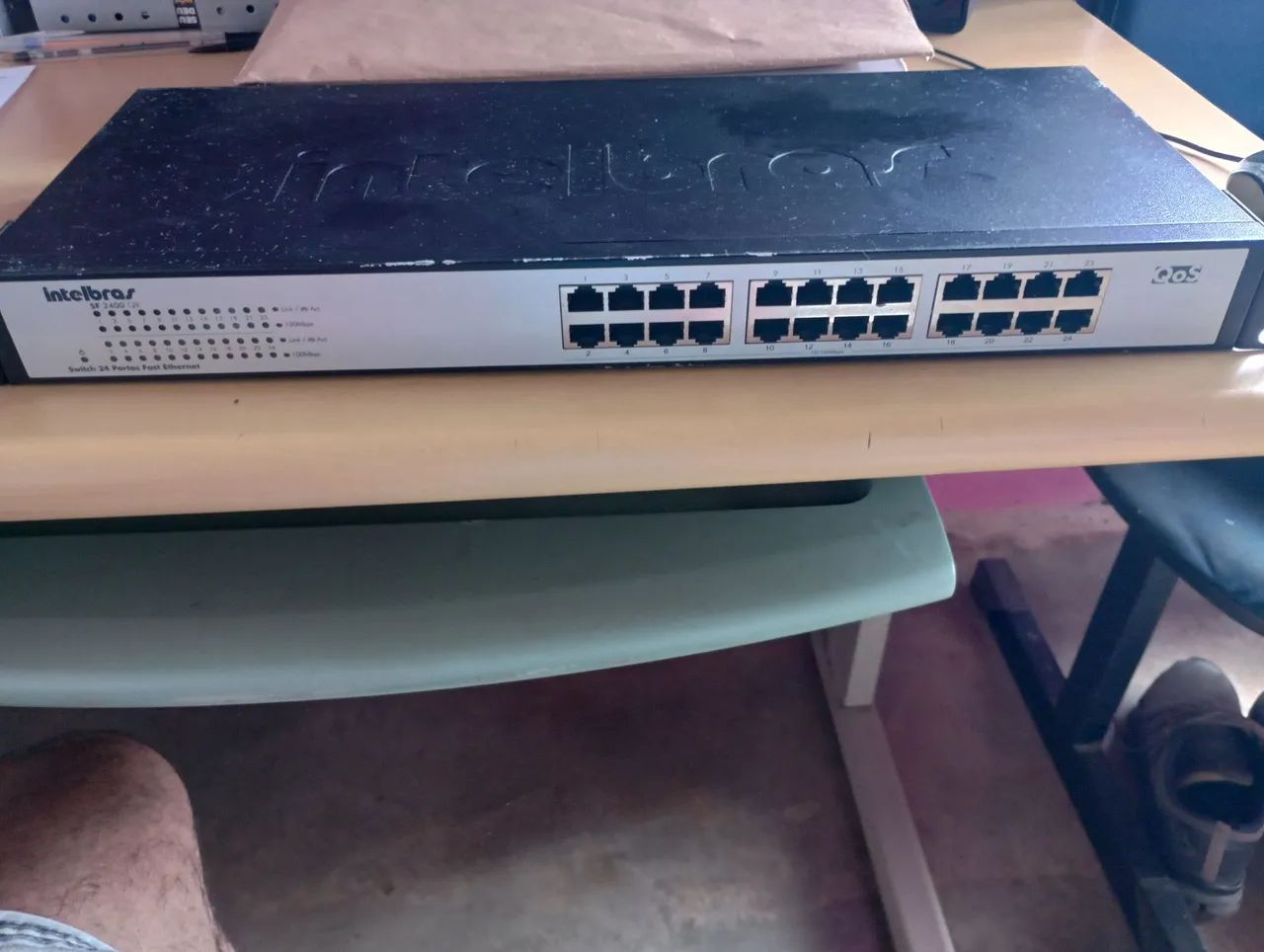 Switch de rede Intelbras sf-2400