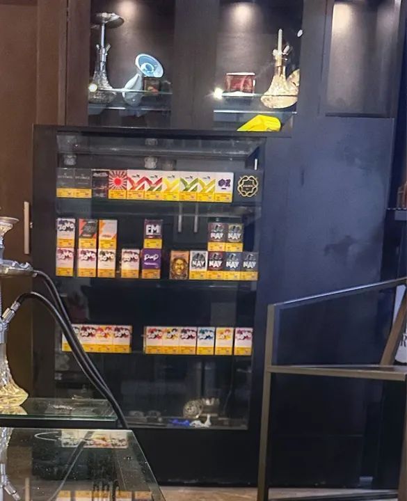 Balcão Vitrine em Mdf e Vidro