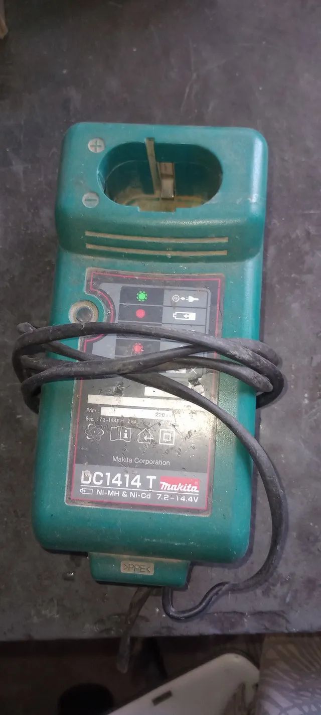 Carregador Makita 