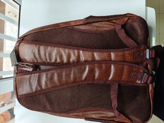 Mochila de Notebook Chenson (couro PU) 53x40cm Preta ou Marrom - Foto 4