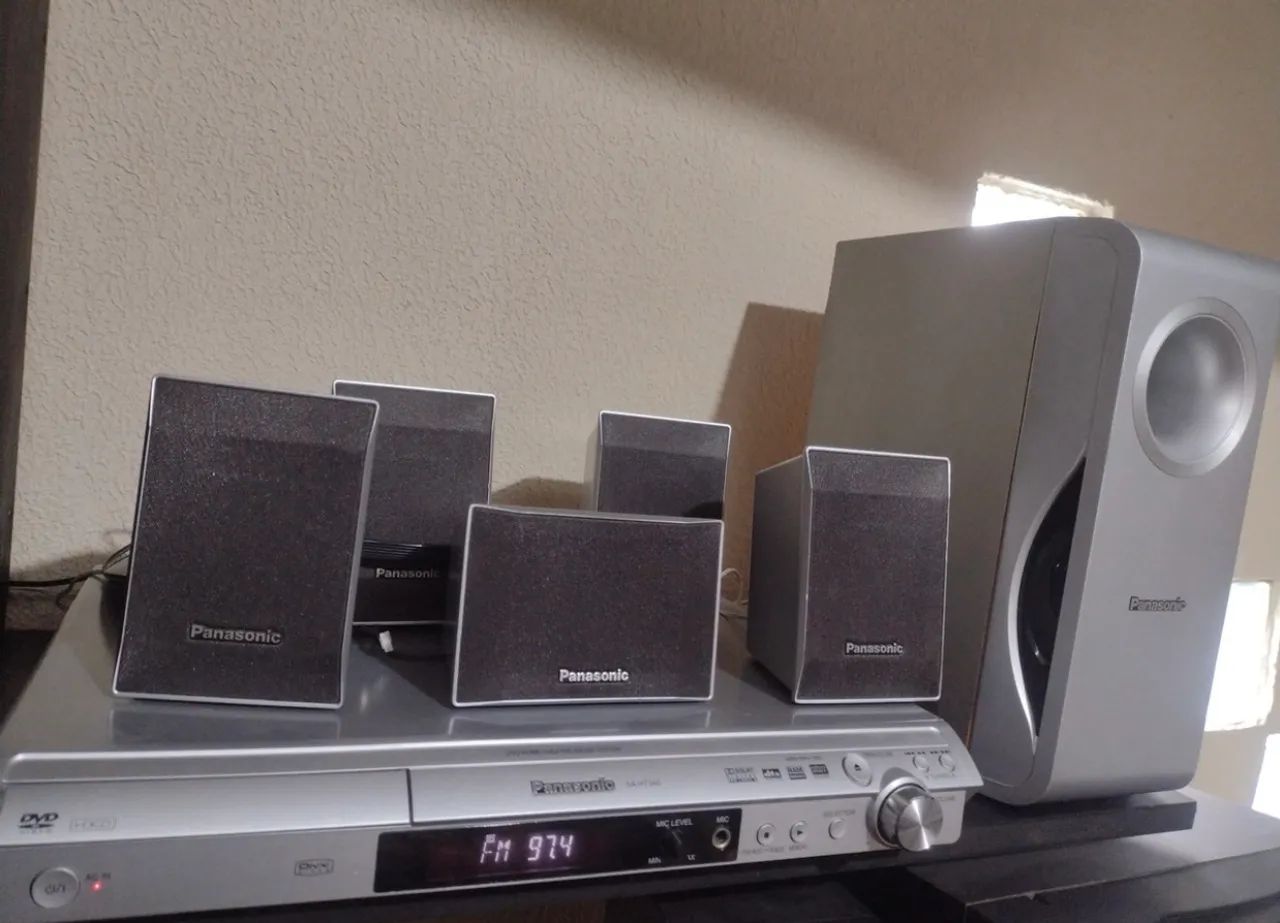 Home Theater Panasonic com DVD Player e 5.1 Canais